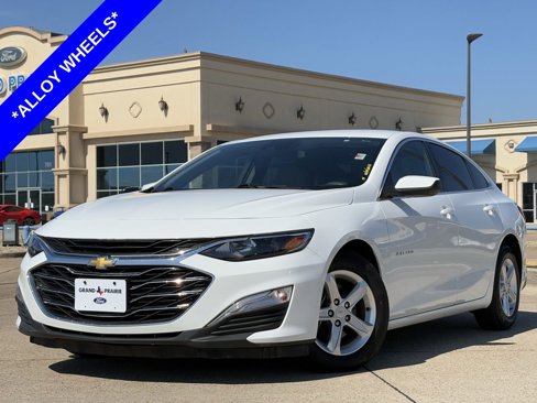 Used 2022 Chevrolet Malibu LS w/ Driver Confidence Package II image 2