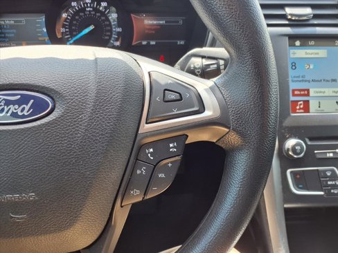 Used 2018 Ford Fusion SE w/ Fusion SE Technology Package image 13