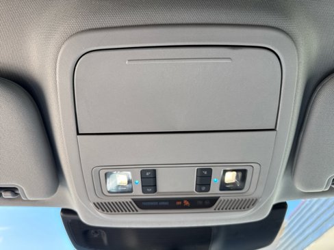 Used 2022 Ford Explorer XLT w/ Equipment Group 202A image 18