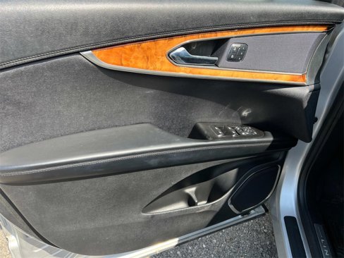 Used 2016 Lincoln MKX Select image 11