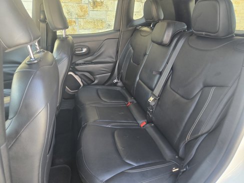 Used 2016 Jeep Renegade Limited image 7