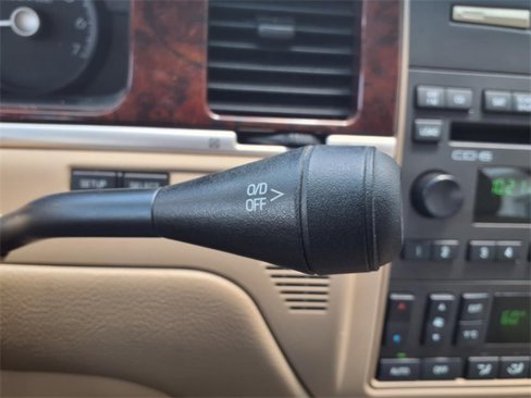 Used 2007 Lincoln Town Car Signature Limited image 17