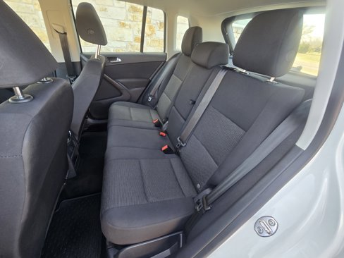Used 2017 Volkswagen Tiguan Limited w/ Premium Package image 7