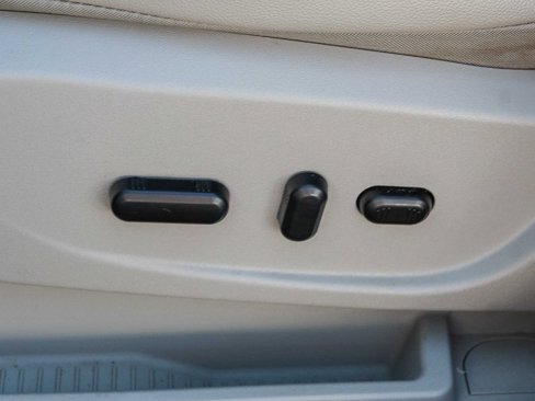 Used 2016 Ford C-MAX Energi SEL image 22