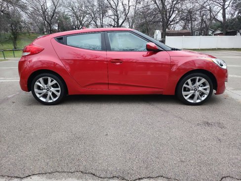 Used 2017 Hyundai Veloster image 10