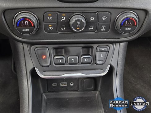 Used 2020 GMC Terrain SLE w/ Driver Convenience Package image 16