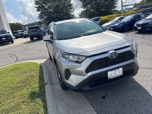 Used 2022 Toyota RAV4 LE image 5