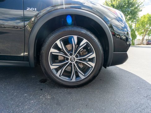 Used 2018 INFINITI QX30 AWD image 5