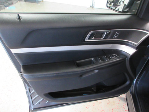 Used 2017 Ford Explorer XLT w/ Equipment Group 202A image 26