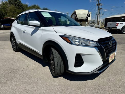 Used 2021 Nissan Kicks SV image 8