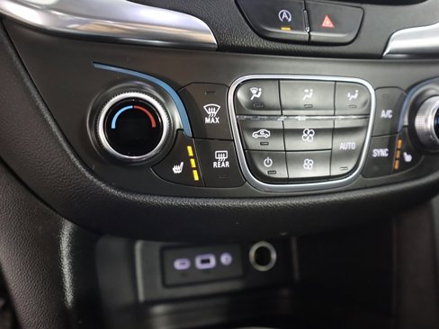 Used 2022 Chevrolet Equinox LT image 50