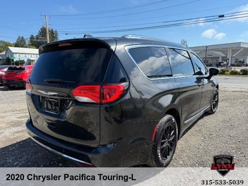 Used 2020 Chrysler Pacifica Touring-L image 5
