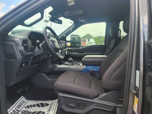 New 2025 Ford F150 XLT image 3