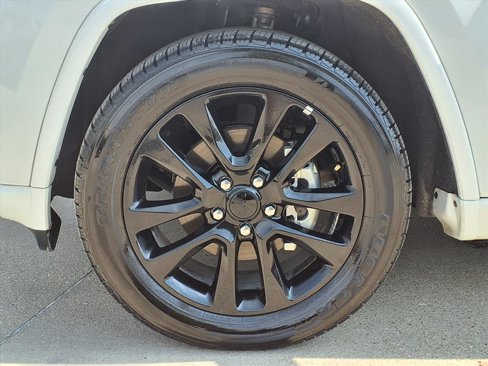 Used 2019 Jeep Grand Cherokee Altitude image 21