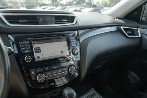 Used 2016 Nissan Rogue SL w/ SL Premium Package image 21