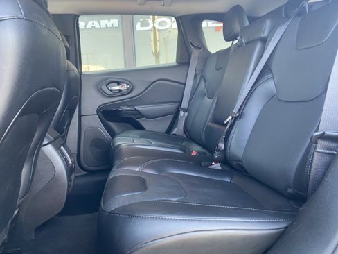 Used 2023 Jeep Cherokee Altitude Lux image 17