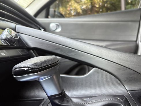 Used 2024 Hyundai Elantra SEL image 25