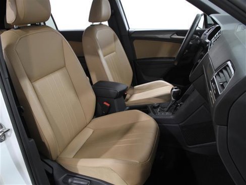 Used 2022 Volkswagen Tiguan SE image 17