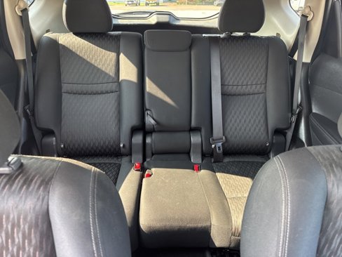 Used 2019 Nissan Rogue SV image 28