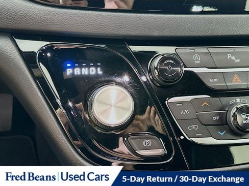 Used 2020 Chrysler Pacifica Touring w/ S Appearance Package image 18