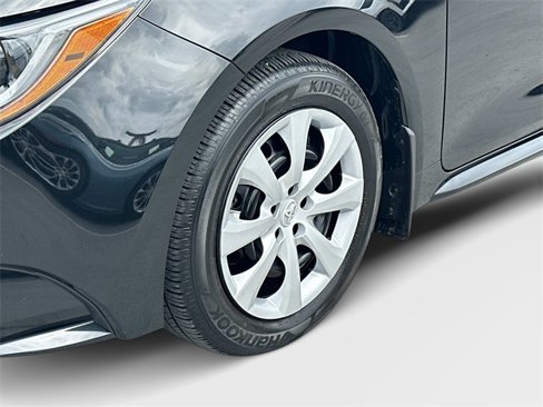 Used 2022 Toyota Corolla LE image 29