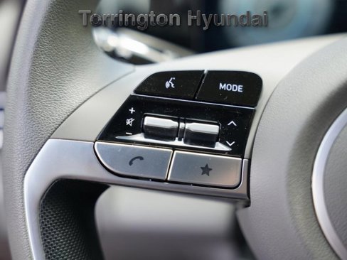 Certified 2024 Hyundai Elantra SEL image 18