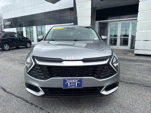 Used 2023 Kia Sportage LX image 2