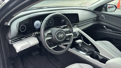 Used 2024 Hyundai Elantra Limited image 22