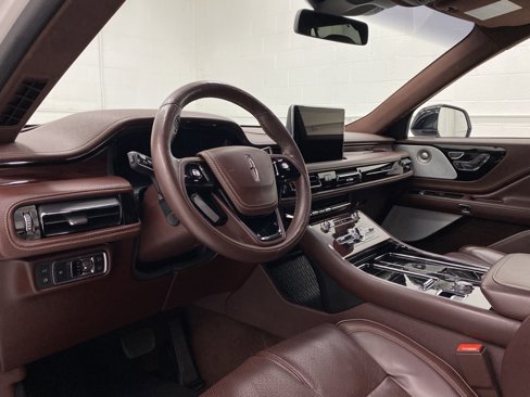 Used 2023 Lincoln Aviator Black Label Grand Touring w/ Class IV Trailer Tow Package image 10