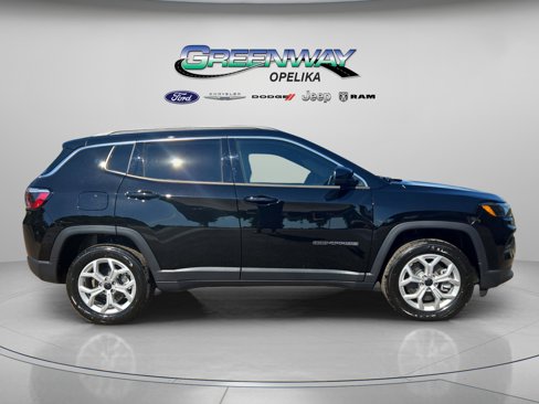 New 2025 Jeep Compass Latitude image 8