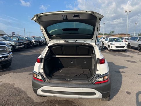 Used 2022 Hyundai Kona SE image 10