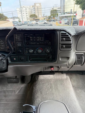 Used 1999 GMC Suburban 2WD w/ Marketing Opt Pkg 3 image 8