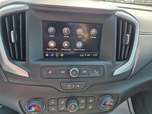 Used 2024 GMC Terrain SLE w/ Driver Convenience Package image 17