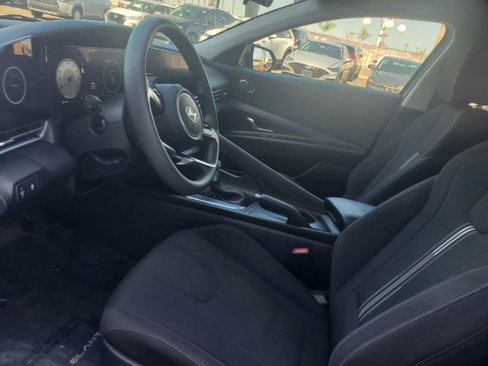 Used 2024 Hyundai Elantra SEL image 13