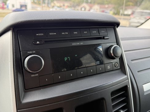 Used 2010 Dodge Grand Caravan SE image 19