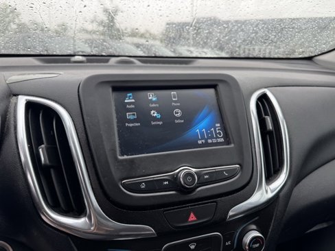 Used 2018 Chevrolet Equinox LT image 16