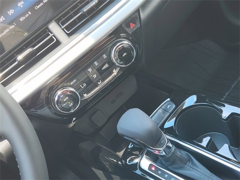 New 2025 Chevrolet Trax LT w/ Driver Confidence Package image 15