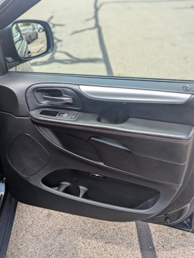 Used 2019 Dodge Grand Caravan GT image 4