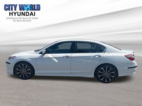 Used 2017 Honda Accord Sport image 2