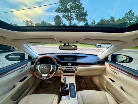 Used 2013 Lexus ES 300h image 10