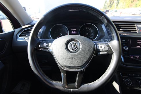 Used 2018 Volkswagen Tiguan SEL w/ 3rd Row Seat Package image 13