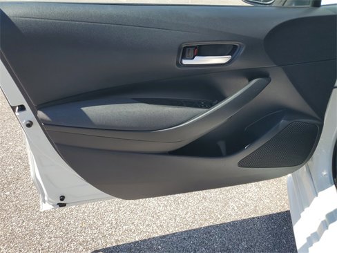 Used 2021 Toyota Corolla LE image 24