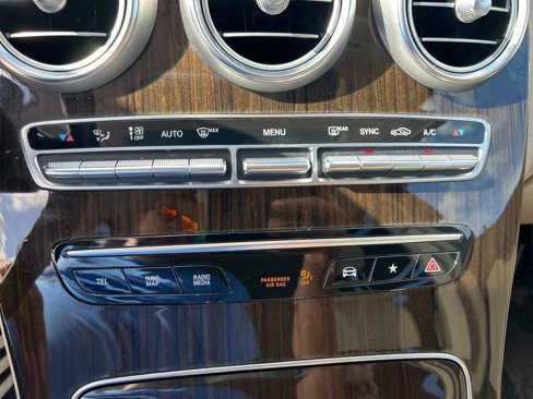 Used 2021 Mercedes-Benz GLC 300 image 40
