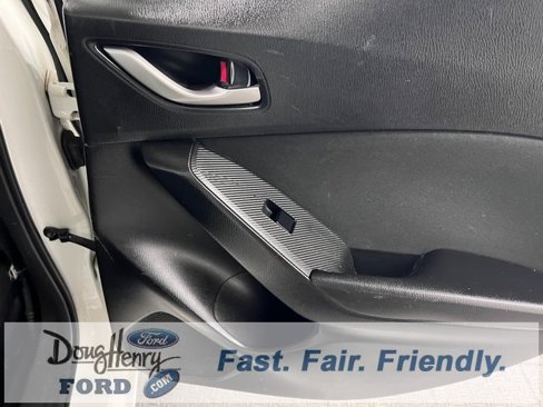 Used 2016 MAZDA MAZDA3 i Touring image 32