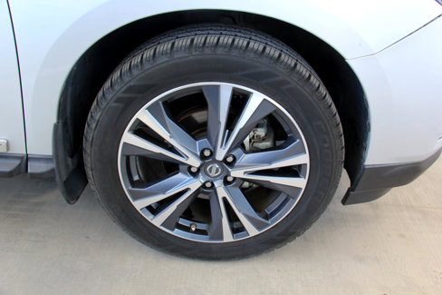 Used 2017 Nissan Pathfinder Platinum image 37