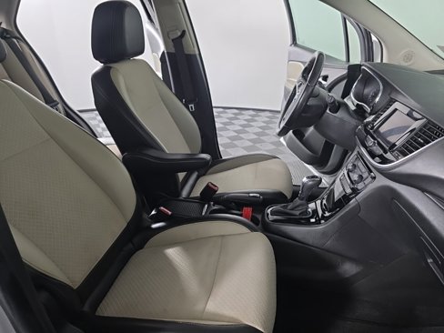 Used 2021 Buick Encore Preferred image 33