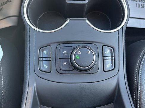 Used 2024 GMC Terrain SLT image 29
