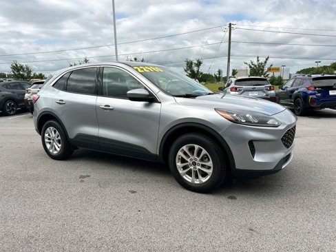 Used 2021 Ford Escape SE image 2