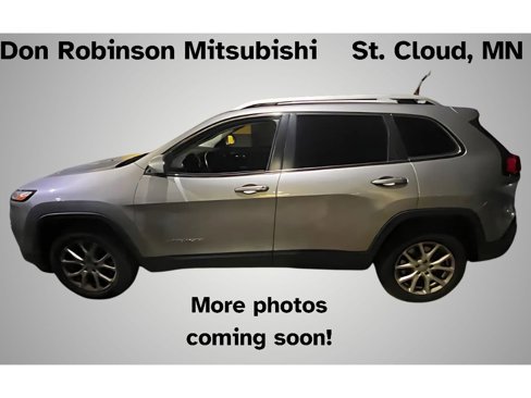 Used 2017 Jeep Cherokee Latitude image 1