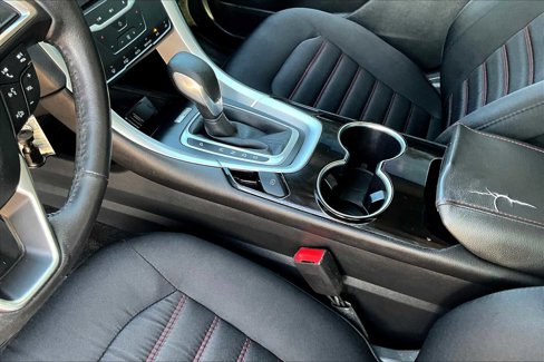 Used 2015 Ford Fusion SE image 15
